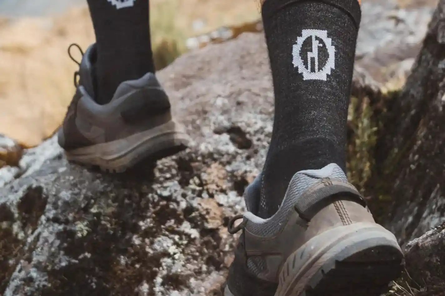 Starter Guide to Choosing Fastpacking Socks: Comfort for Miles